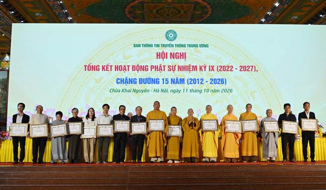 truyen-thong-phat-giao-viet-nam-sau-15-nam-tu-tin-phat-su-den-ket-noi-cong-dong_nguoiphattu_com_nhu luc pham ngoc son  (102).jpg